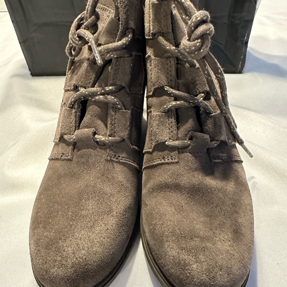 Sorel Evie lace-up wedge boot brown suede size 6 
NIB (box damaged) - Picture 2 of 7